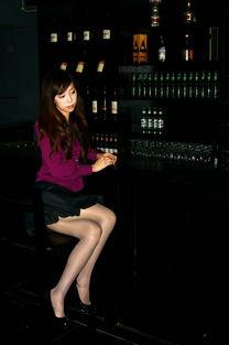 夜店男女拍拍视频,激情四溢的舞池瞬间