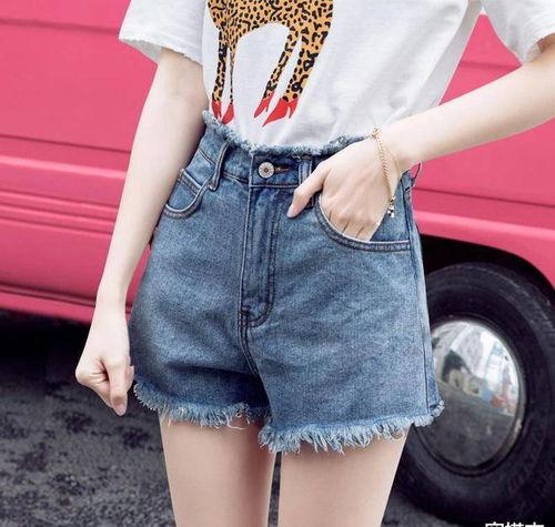 短裤女视频,短裤美女热辣演绎时尚潮流